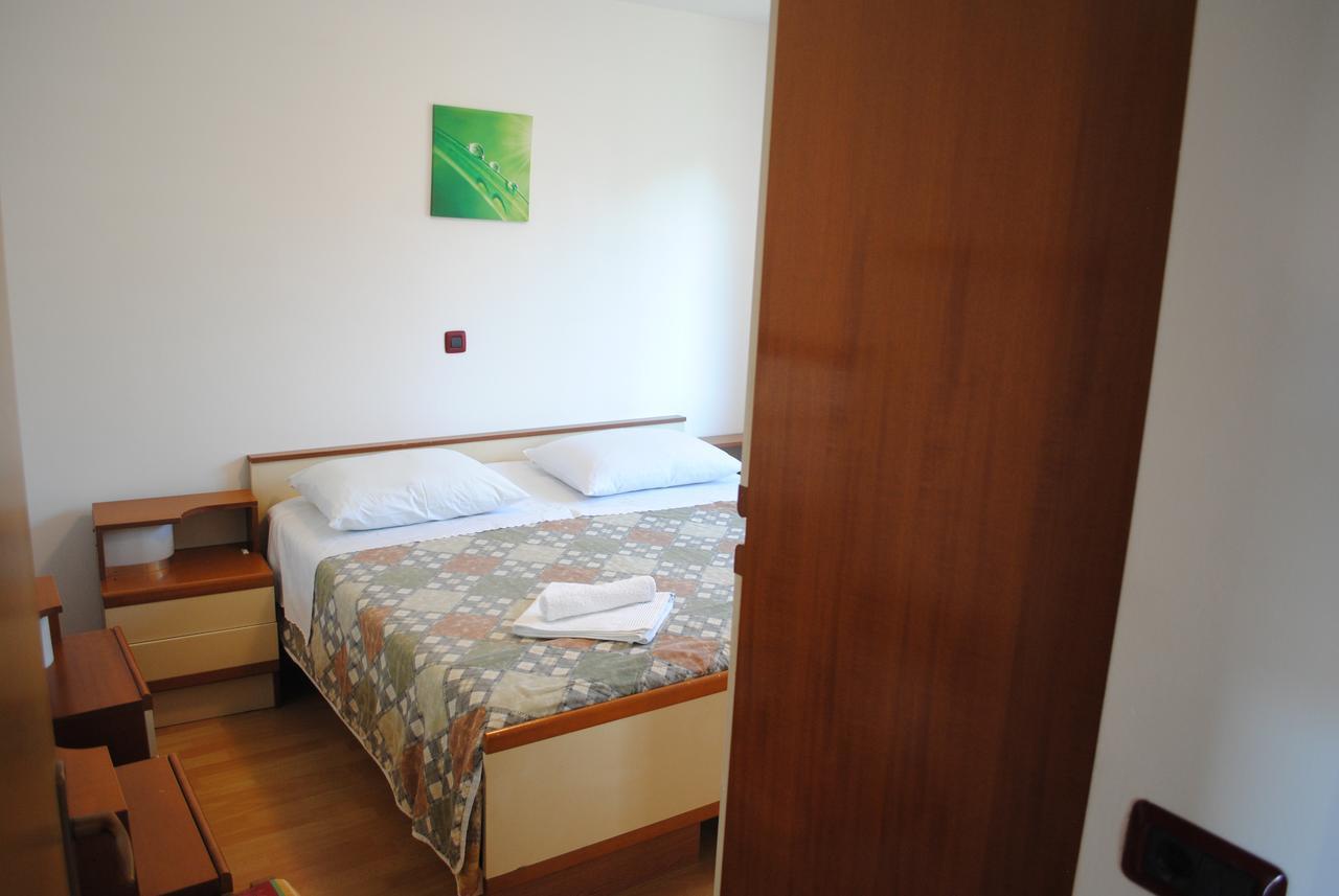 Holiday Home Ana พูลา ภายนอก รูปภาพ