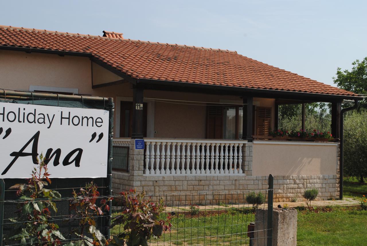Holiday Home Ana พูลา ภายนอก รูปภาพ